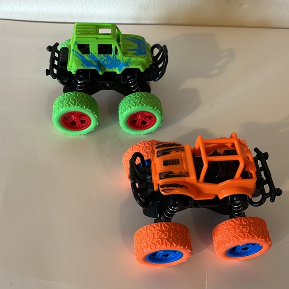 Hydraulic Friction-Powered Monster Truck set, push and go, 2 way Inertia. - Picture 2 of 5